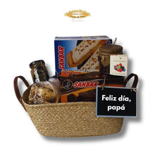 Cargar imagen en el visor de la galería, Contenido de la cesta pasiega El Gourmet con sobaos pasiegos, quesada, crema de orujo, mermelada y productos gourmet de Cantabria.