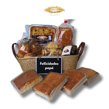 Cargar imagen en el visor de la galería, Cesta pasiega El Goloso con sobaos pasiegos y quesada artesanal regalo para el Día del Padre