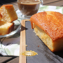 Cargar imagen en el visor de la galería, Bizcocho Pasiego yogur natural y limón - 400 gr