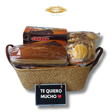 Cargar imagen en el visor de la galería, Presentación Pack Madre Top cesta gourmet lista para regalar con productos típicos de Cantabria