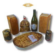 Cargar imagen en el visor de la galería, Pack regalo Sabores de Cantabria con sobaos pasiegos artesanos, quesada pasiega, sidra natural y conservas de Santoña Mar de Santoña.