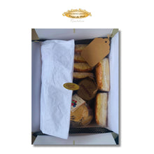 Cargar imagen en el visor de la galería, Presentación interior de la caja pasiega Capricho preparada para regalo.