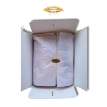 Cargar imagen en el visor de la galería, Embalaje interior de la caja pasiega Capricho con papel protector