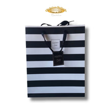 Cargar imagen en el visor de la galería, Bolsa regalo detalle pasiego con diseño de rayas para dulces artesanales de los Valles Pasiegos, Cantabria.
