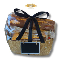 Cargar imagen en el visor de la galería, Cesta pasiega El Gourmet preparada para regalo con sobaos pasiegos y dulces artesanales.
