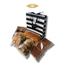 Cargar imagen en el visor de la galería, Bolsa de regalo detalle pasiego para sobaos y dulces artesanales de Cantabria.
