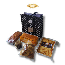 Cargar imagen en el visor de la galería, Contenido del detalle pasiego El Goloso con sobaos, quesada y dulces artesanales
