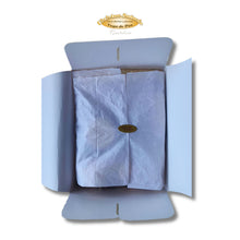 Cargar imagen en el visor de la galería, Embalaje interior de la caja pasiega El Goloso con papel protector

