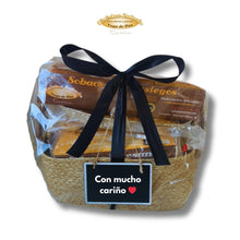 Cargar imagen en el visor de la galería, Gran cesta pasiega gourmet La Golosa con sobaos y quesada en cesta de regalo lista para enviar. Sobaos Etelvina.
