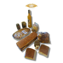 Cargar imagen en el visor de la galería, Pack Gran Gourmet Pasiego con dulces pasiegos, sobaos artesanos, quesada pasiega, anchoas y productos típicos de Cantabria.
