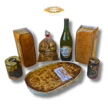 Cargar imagen en el visor de la galería, Pack de productos artesanos de Cantabria con sobaos pasiegos, quesada pasiega, sidra natural, bonito y anchoas de Santoña.
