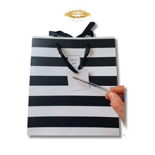 Cargar imagen en el visor de la galería, Tarjeta para dedicatoria en bolsa regalo detalle pasiego para el Día del Padre
